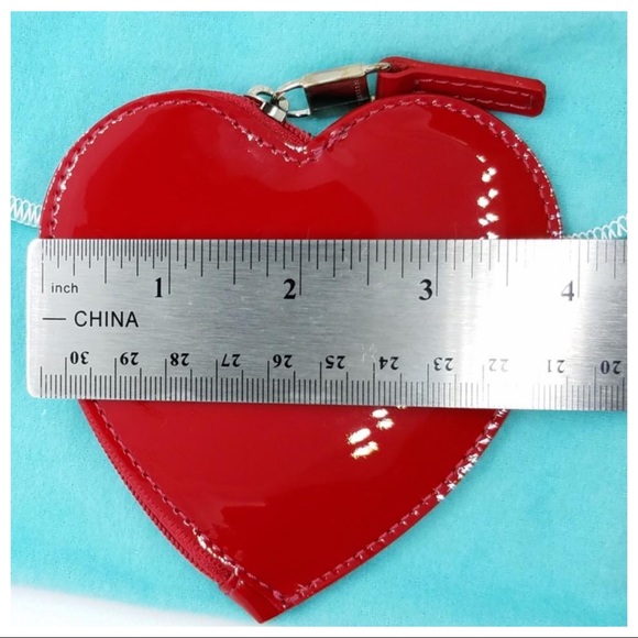 TIFFANY & CO HEART POUCH LISTING SOON - Picture 5 of 8